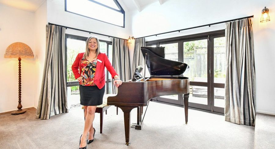  at 25 Calluna Crescent, Totara Heights, Auckland