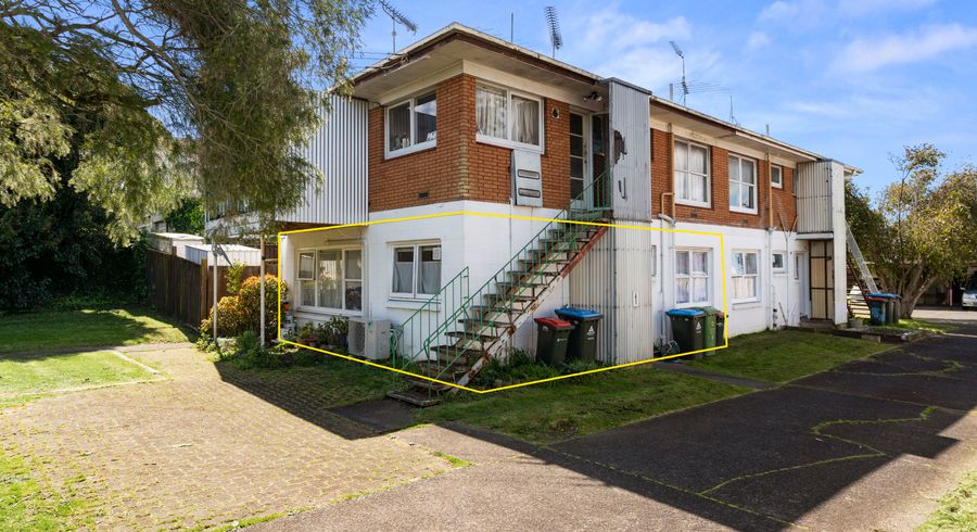  at 1/106 Barrack Road, Mount Wellington, Auckland