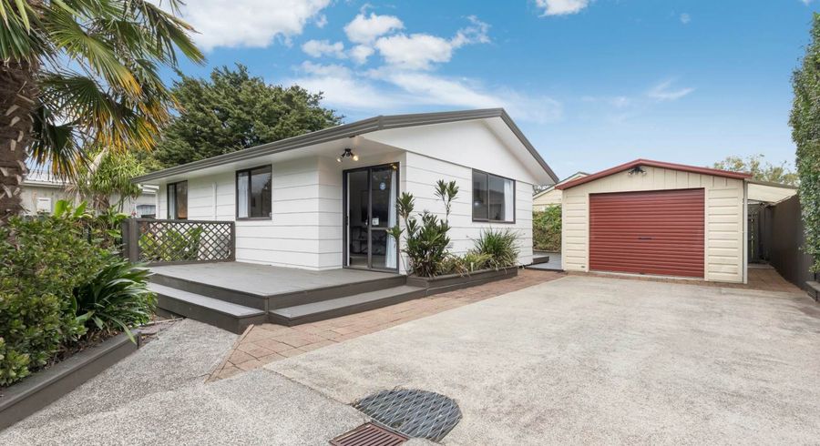  at 2/136 Buckland Road, Mangere East, Manukau City, Auckland