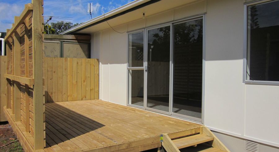  at 2/10 Lyren Place, Half Moon Bay, Manukau City, Auckland