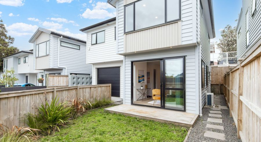  at 2/39 Lyndhurst Road, Te Atatu South, Waitakere City, Auckland