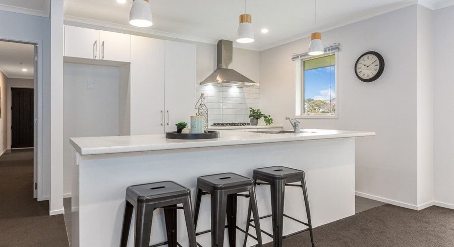  at 26 Mooring Close, Whitby, Porirua