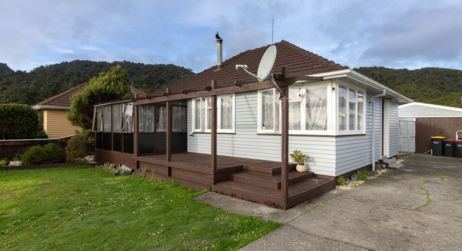  at 96 Hall Street, Cobden, Grey, West Coast