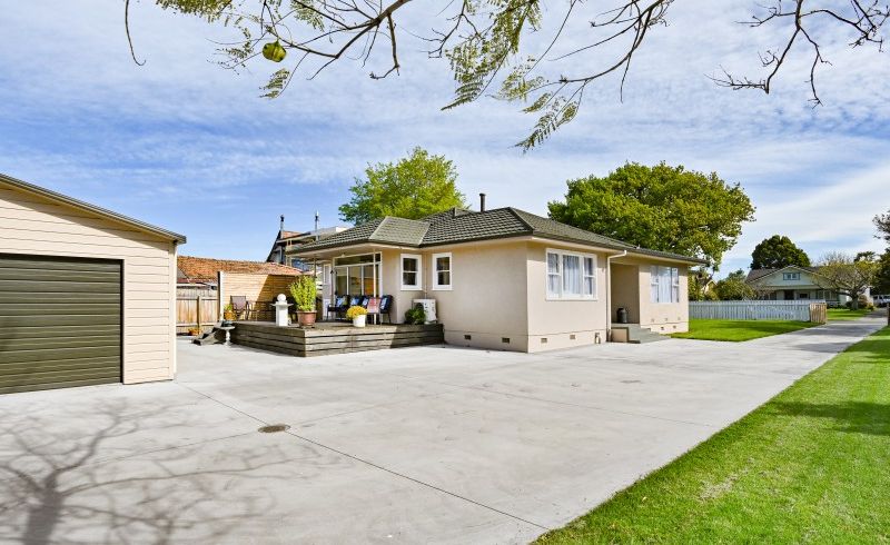  at 102 Charlotte Crescent, Mayfair, Hastings