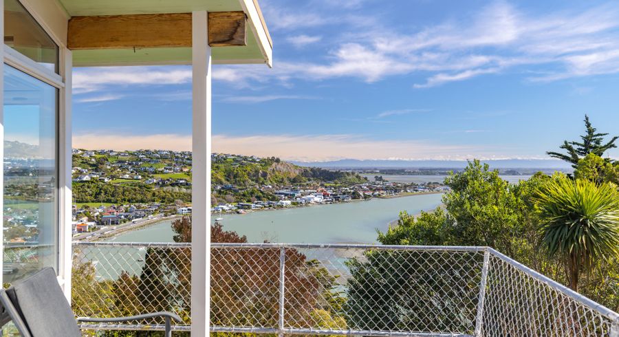  at 48 Kinsey Terrace, Clifton, Sumner, Christchurch City, Canterbury