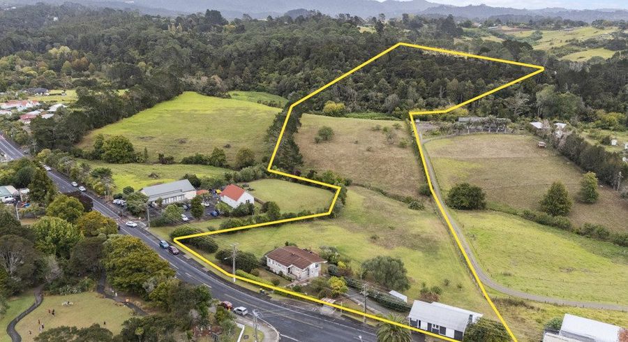  at 551-561 West Coast Road, Oratia, Waitakere City, Auckland