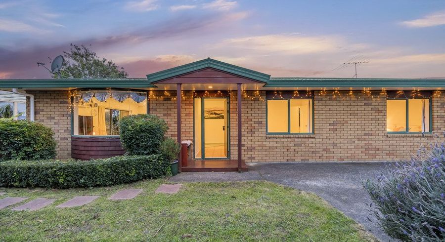  at 14 Swanson Oaks, Swanson, Waitakere City, Auckland