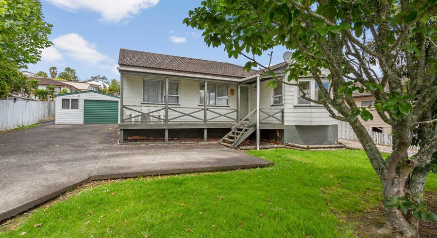  at 8 Devonshire Road, Unsworth Heights, Auckland