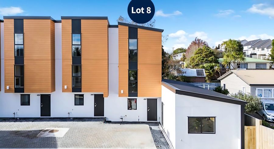  at 8/10 Orchid Place, Te Atatu South, Waitakere City, Auckland