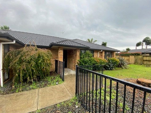  at 8 Parkwood Place, Papamoa, Tauranga, Bay Of Plenty