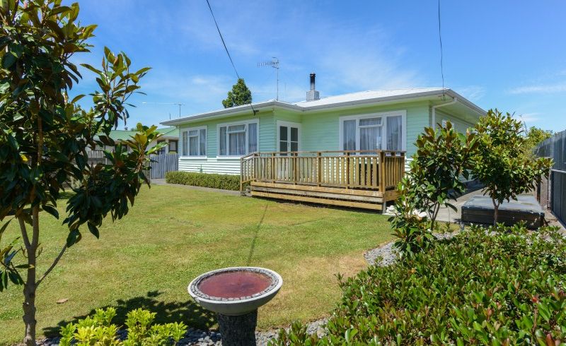  at 4 Elizabeth Place, Clive, Clive