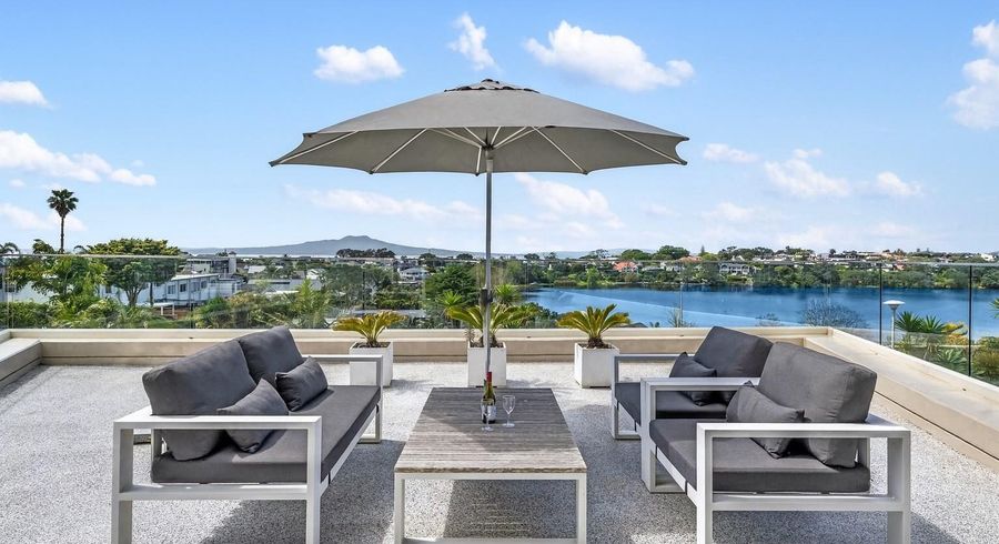  at 1/90 Kitchener Road, Milford, North Shore City, Auckland