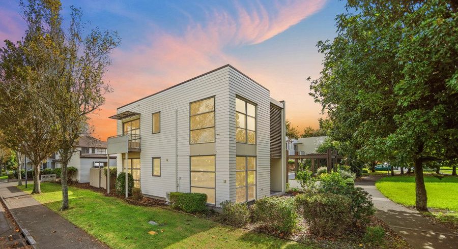  at 8 Figaro Crescent, Takanini, Papakura, Auckland
