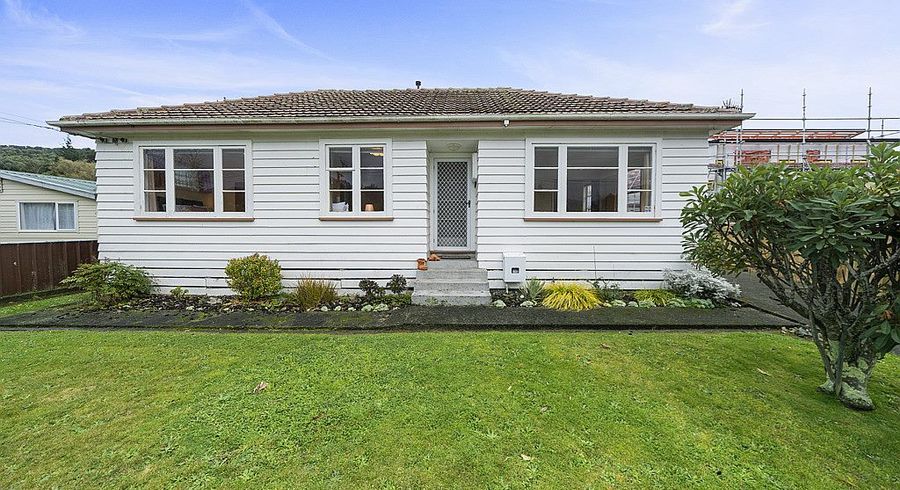  at 24 Stanley Street, Wainuiomata, Lower Hutt