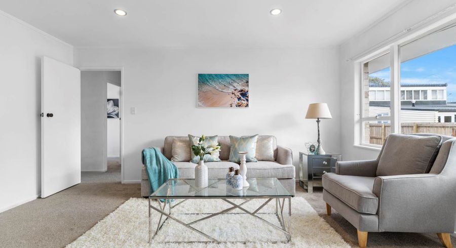  at 2/11 Browns Avenue, Pakuranga, Auckland
