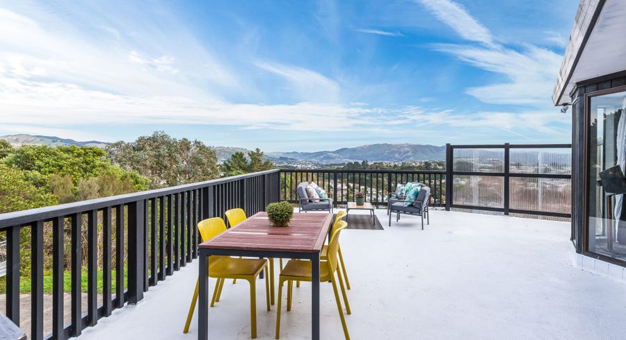  at 14 Staysail Place, Whitby, Porirua