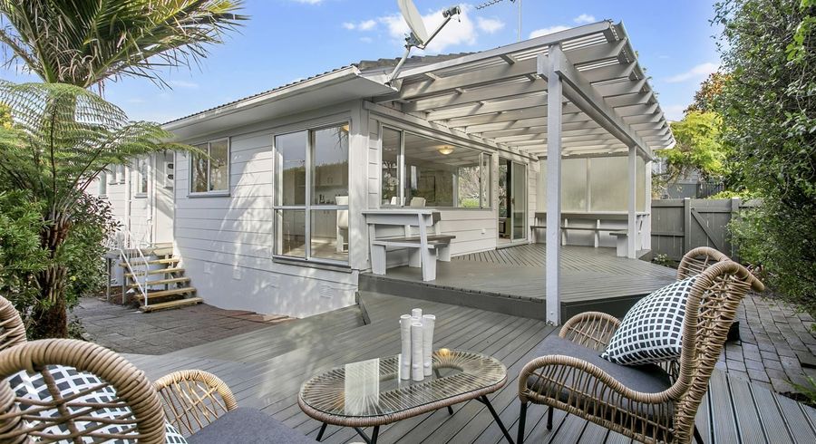  at 1/8 Tallington Crescent, Torbay, Auckland