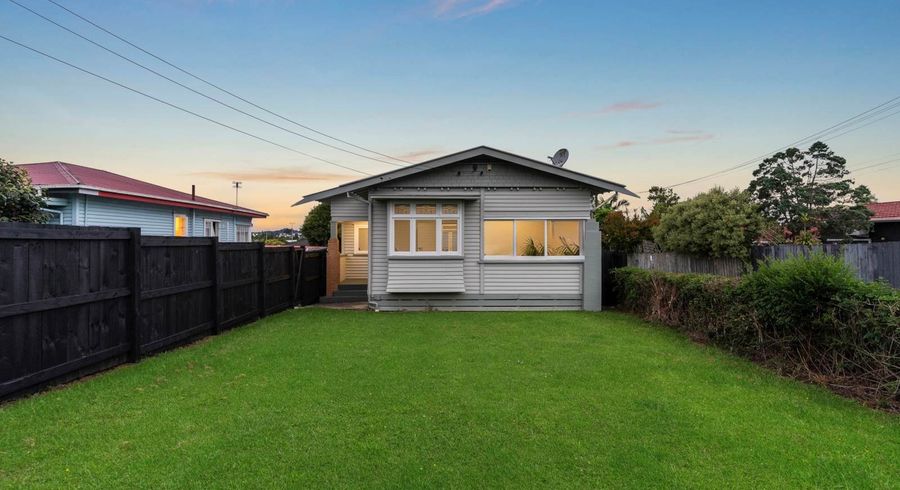  at 1584 Great North Road, Waterview, Auckland City, Auckland