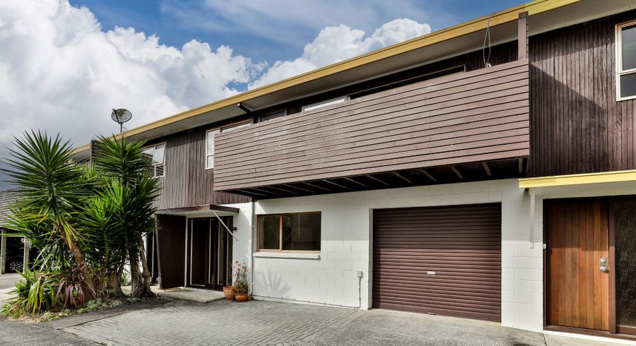  at 2/29 Verbena Road, Birkdale, Auckland