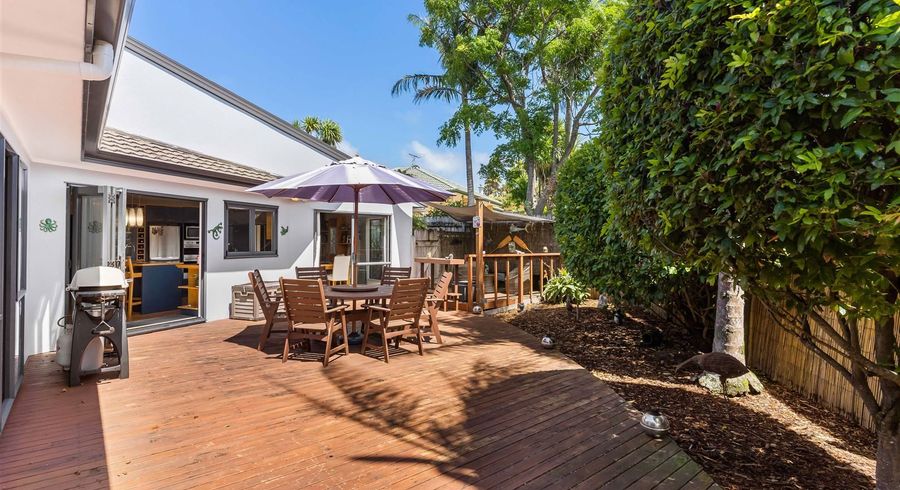  at 28 Scarlet Oak Drive, Schnapper Rock, Auckland