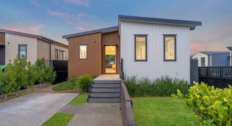  at 17 Pukanui Avenue, Totara Park, Manukau City, Auckland