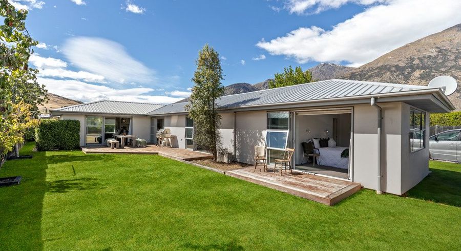  at 5 Nerin Square, Lake Hayes, Queenstown