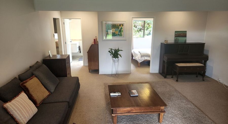  at 25 South Lynn Road, Titirangi, Waitakere City, Auckland