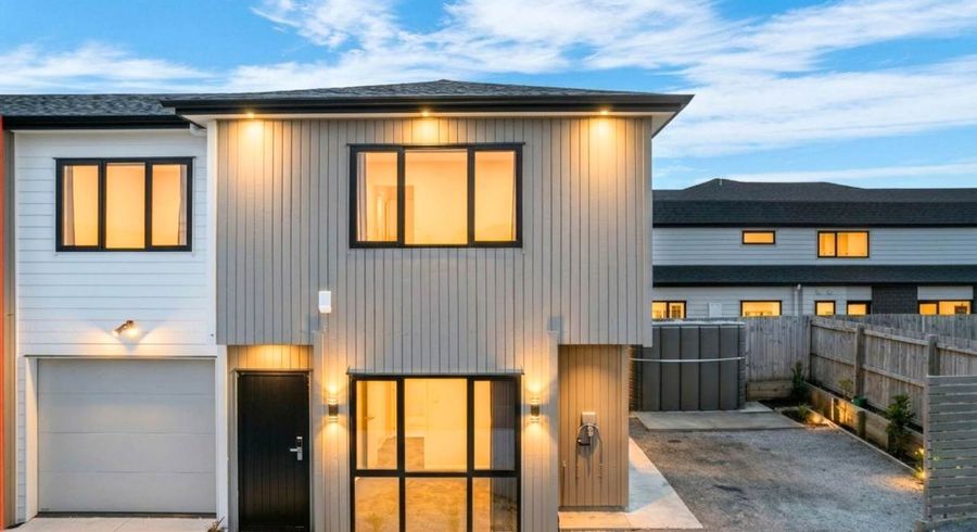  at 2/12 Landon Avenue, Papatoetoe, Manukau City, Auckland