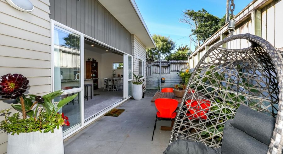  at 1/20 Paritutu Road, Spotswood, New Plymouth