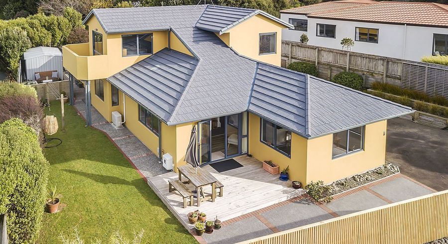  at 20 Pendennis Point, Camborne, Porirua