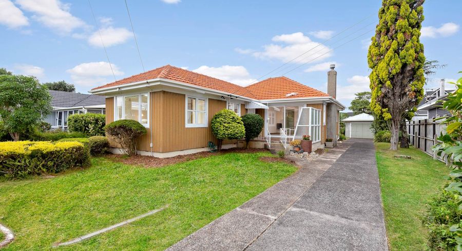  at 14 Taikata Road, Te Atatu Peninsula, Auckland