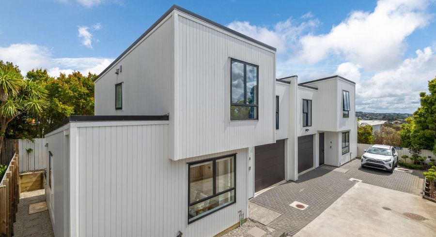  at 61A Knights Road, Rothesay Bay, North Shore City, Auckland