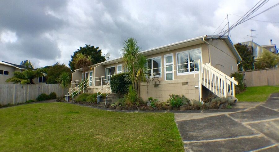  at 2/869 Beach Road, Torbay, North Shore City, Auckland