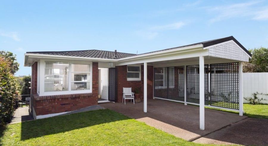  at 1/6 Liston Street, Northcote, Auckland