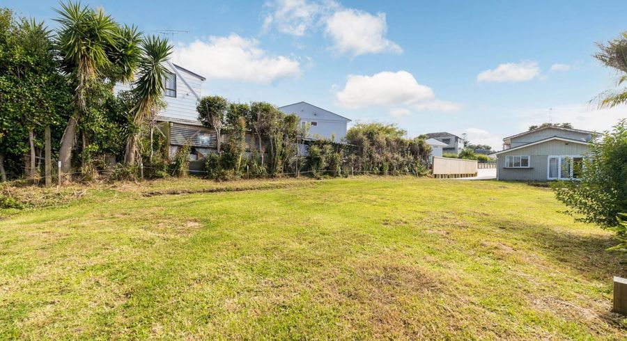  at 2/75 Marine Parade, Mellons Bay, Manukau City, Auckland