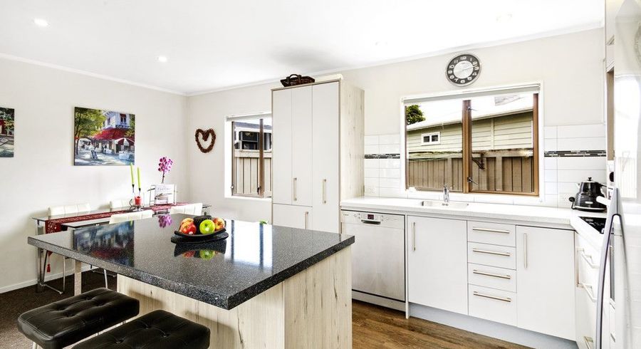  at 2/44 Randwick Cres, Moera, Lower Hutt, Wellington