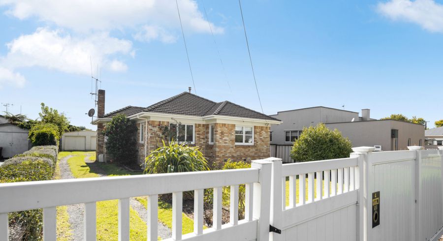  at 4 Olwyn Terrace, Dinsdale, Hamilton