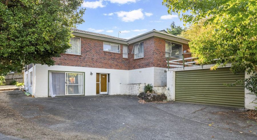  at 16 Bacot Place, Howick, Manukau City, Auckland