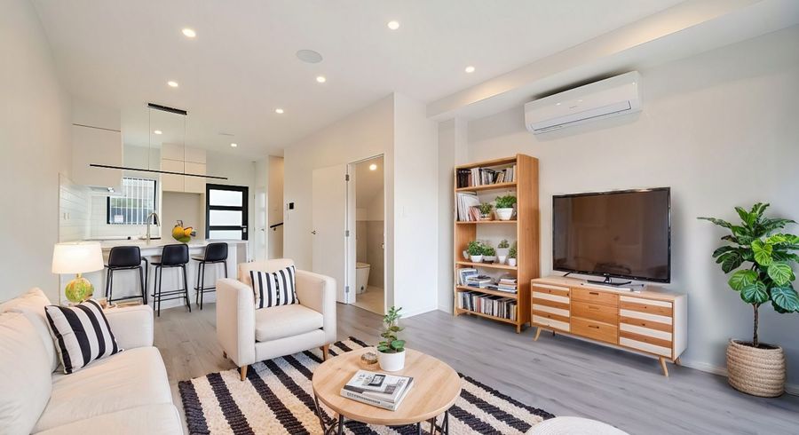  at 2/105 Hobsonville Road, West Harbour, Auckland