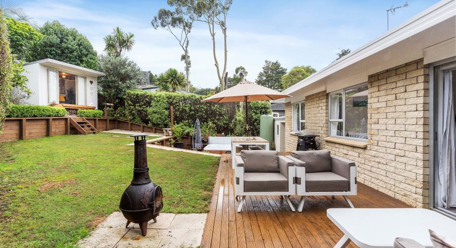  at 1/62 Cyclarama Crescent, Massey, Auckland