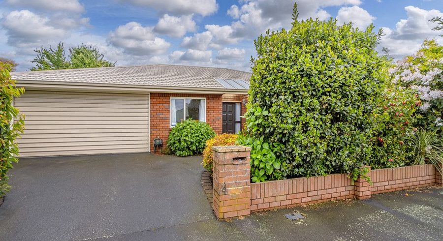  at 2/4 Balkwell Street, Halswell, Christchurch City, Canterbury