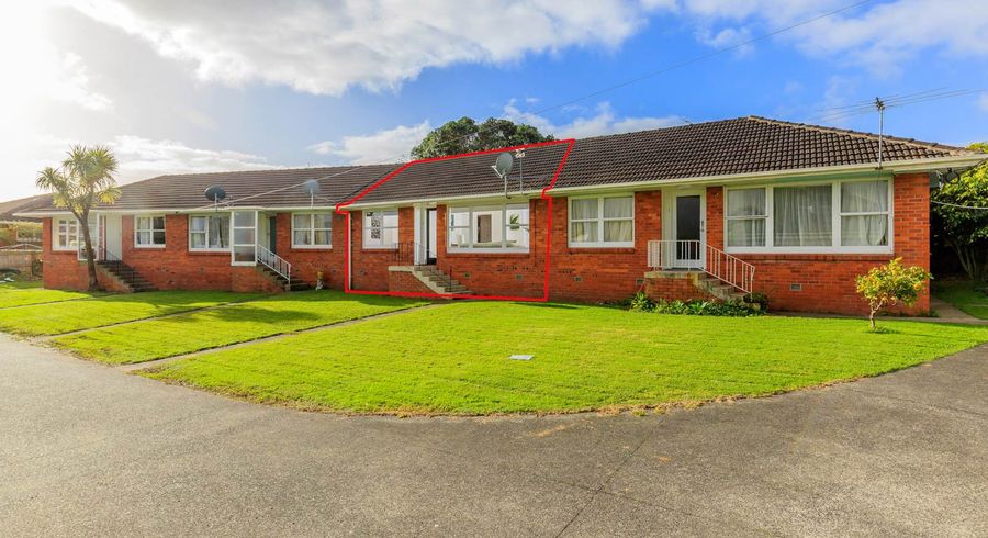  at 2/28 Hemi Street, Narrow Neck, Auckland