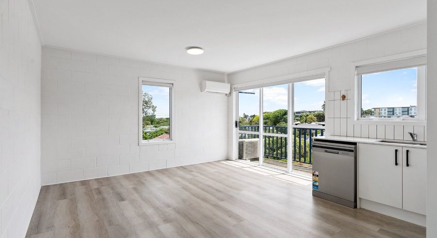  at 2/24 Sherbourne Road, Mount Eden, Auckland City, Auckland
