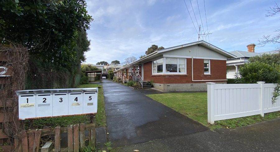  at 4/2 Henley Road, Mount Eden, Auckland City, Auckland