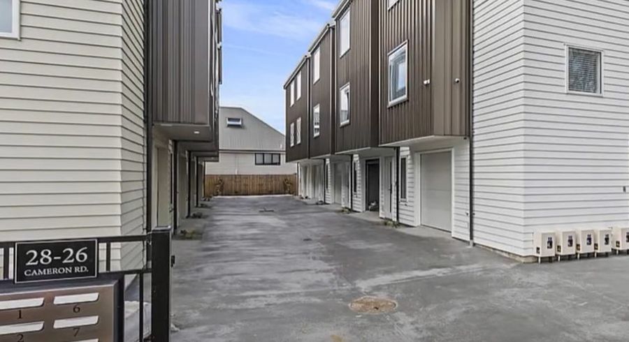  at 2/3/28 Cameron Road, Hillcrest, Hamilton, Waikato