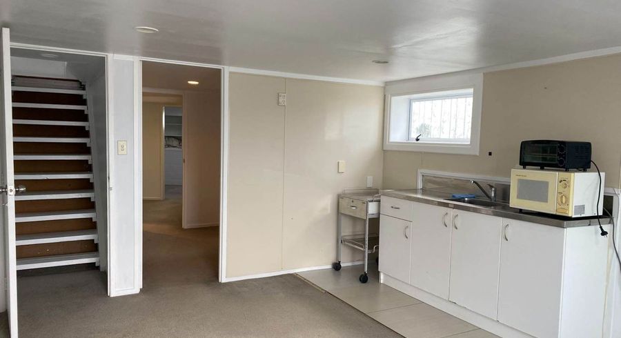  at Upstairs/70 Angelo Avenue, Howick, Manukau City, Auckland