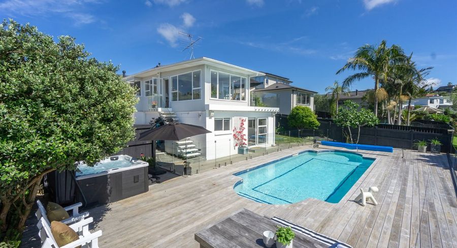  at 14 Tarahanga Street, Northcote, Auckland