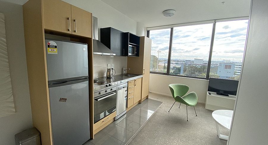  at 601/17 Putney Way, City Centre, Manukau City, Auckland