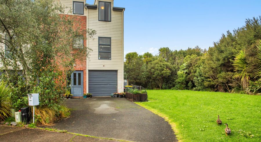  at 48 Verdale Circle, Glen Eden, Auckland
