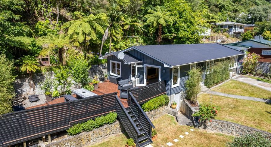  at 139 Pinehaven Road, Pinehaven, Upper Hutt